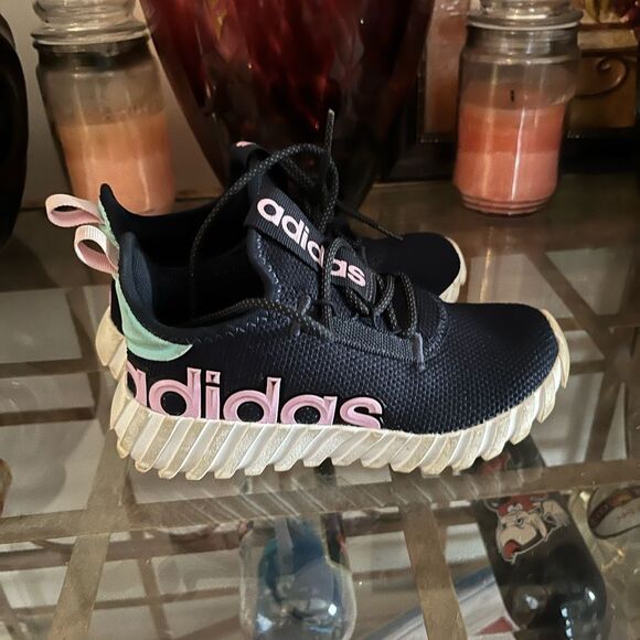 Adidas Blue  and Pink Sneakers Modern Design size 1 - Picture 1 of 3